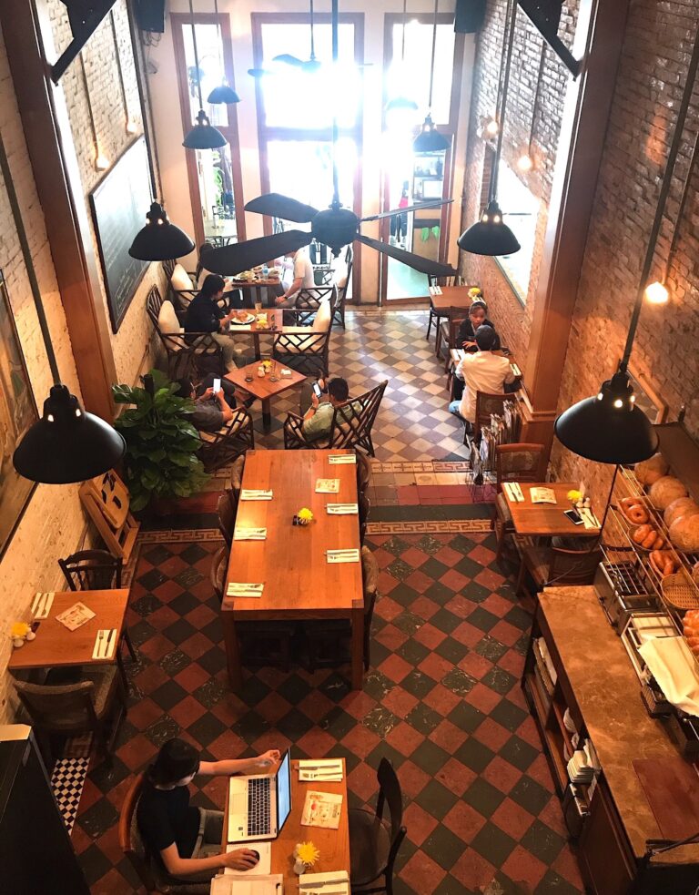 273750475 4844401948978580 1632710623636352291 n 768x983